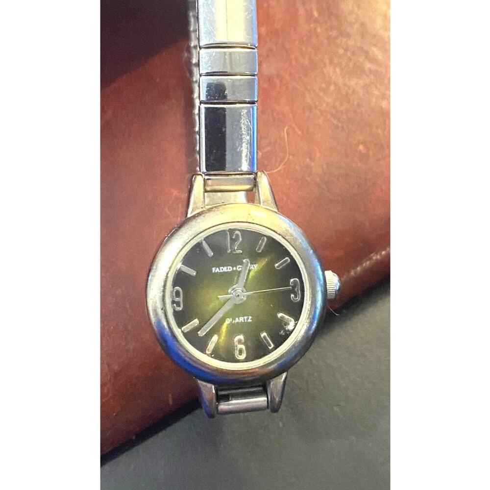 Women's 20mm Silver Tone Faded Glory Watch, Expansion Band, Gray Face - Picture 2 of 3